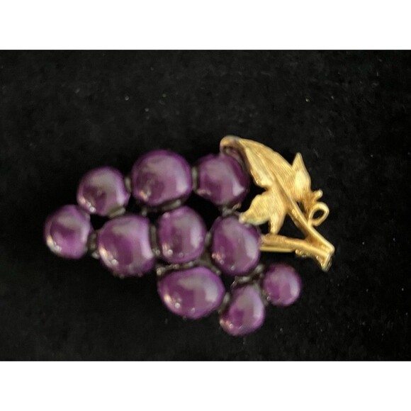 Vintage Purple Grape Cluster Gold Tone Brooch Pin 2" Tall - Picture 2 of 5